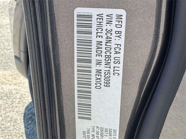 Photo of 2022 Granite Crystal Metallic Clearcoat Jeep Compass