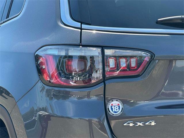Photo of 2022 Granite Crystal Metallic Clearcoat Jeep Compass