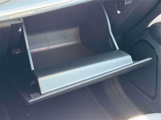 Photo of 2022 Granite Crystal Metallic Clearcoat Jeep Compass