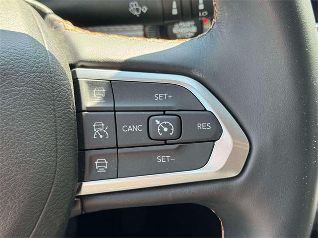 Photo of 2022 Granite Crystal Metallic Clearcoat Jeep Compass