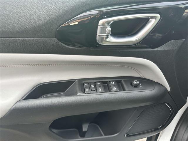 Photo of 2022 Bright White Clearcoat Jeep Compass