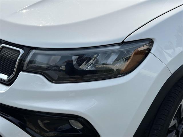 Photo of 2022 Bright White Clearcoat Jeep Compass