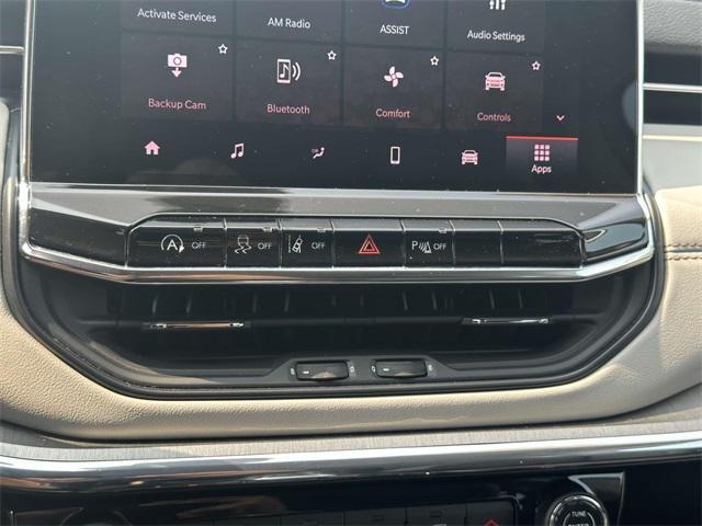 Photo of 2022 Bright White Clearcoat Jeep Compass