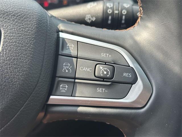 Photo of 2022 Bright White Clearcoat Jeep Compass