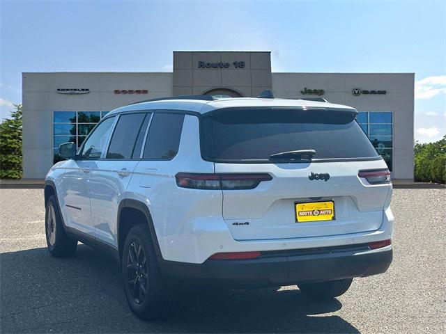 Photo of 2025 Bright White Clearcoat Jeep Grand Cherokee L