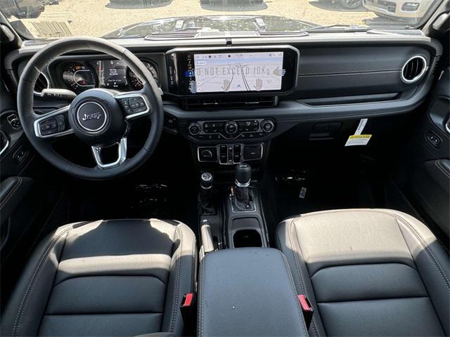 Photo of 2025 Black Clearcoat Jeep Wrangler