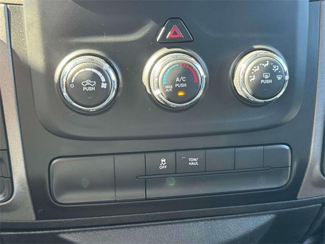 Photo of 2016 Bright Silver Metallic Clearcoat RAM 1500