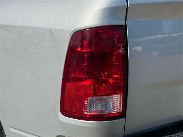 Photo of 2016 Bright Silver Metallic Clearcoat RAM 1500