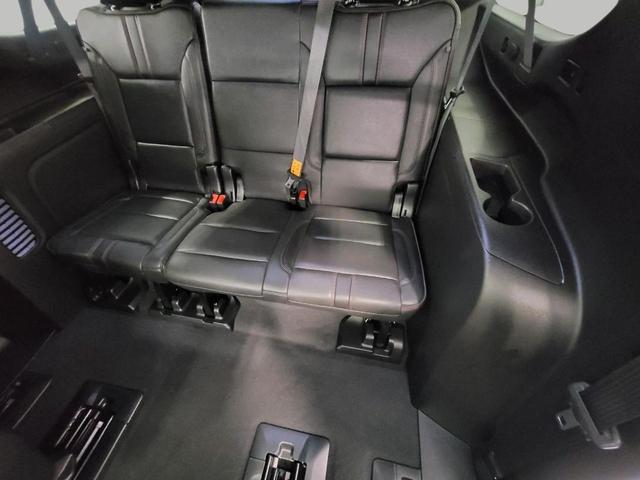 Photo of 2023 Black Chevrolet Suburban