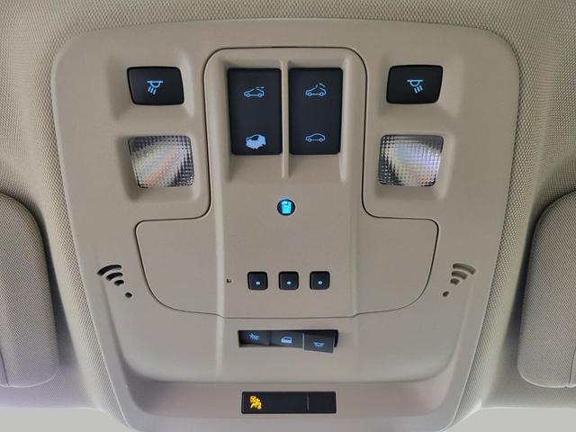 Photo of 2015 WHITE Chevrolet Malibu