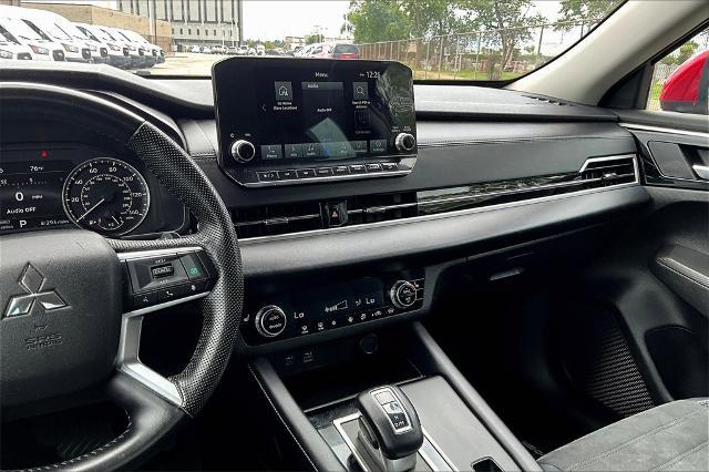 Photo of 2023 Red Mitsubishi Outlander