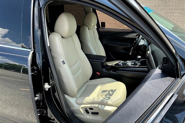 Photo of 2022 JET BLACK MICA Mazda CX-9