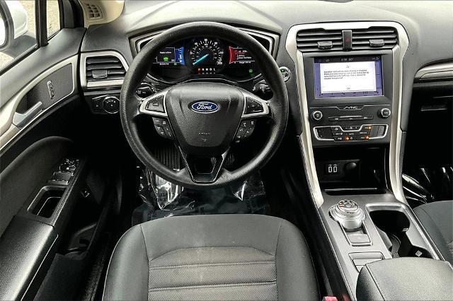 Photo of 2019 OXFORD WHITE Ford Fusion