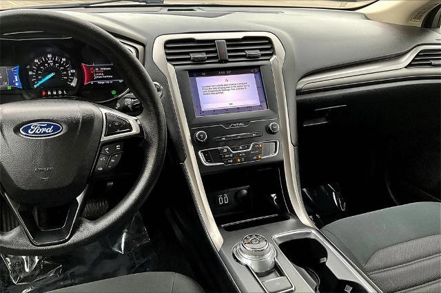 Photo of 2019 OXFORD WHITE Ford Fusion