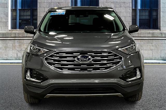 Photo of 2022 CARBONIZED GRAY Ford Edge
