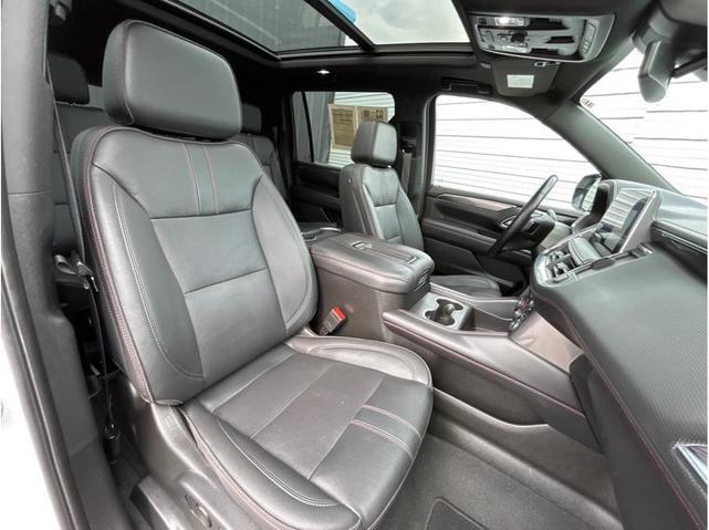 Photo of 2023 Summit White Chevrolet Suburban