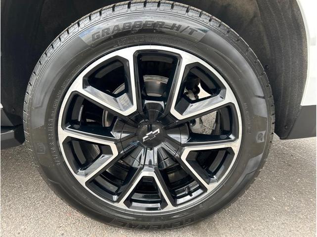 Photo of 2023 Summit White Chevrolet Suburban