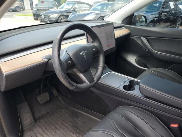 Photo of 2021 Gray Tesla Model Y
