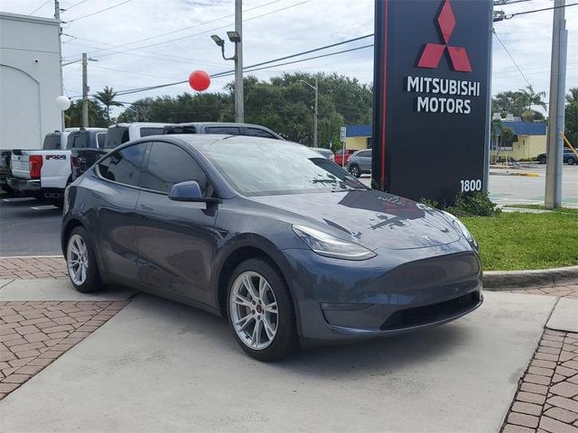 Photo of 2021 Gray Tesla Model Y