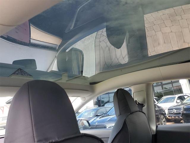 Photo of 2021 Gray Tesla Model Y