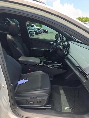 Photo of 2023 Opal White Pearl Effect Volkswagen ID.4