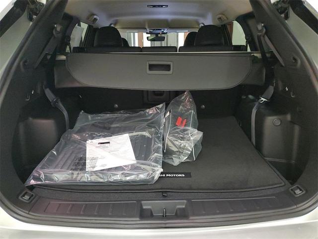 Photo of 2025 Alloy Silver Metallic Mitsubishi Outlander