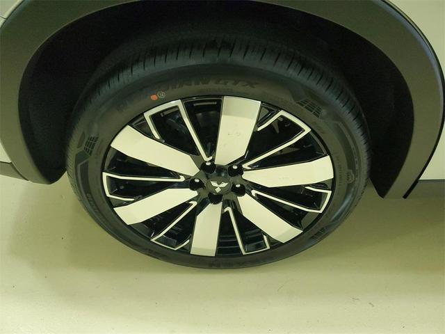 Photo of 2025 Alloy Silver Metallic Mitsubishi Outlander