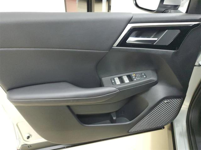 Photo of 2025 Alloy Silver Metallic Mitsubishi Outlander
