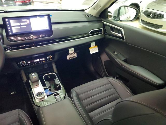 Photo of 2025 Alloy Silver Metallic Mitsubishi Outlander