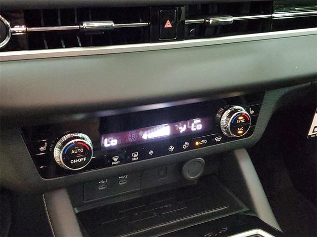 Photo of 2025 Alloy Silver Metallic Mitsubishi Outlander