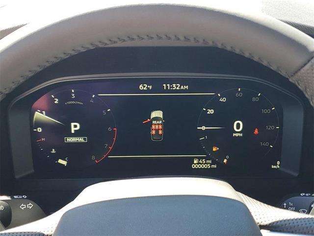 Photo of 2025 White Diamond Mitsubishi Outlander