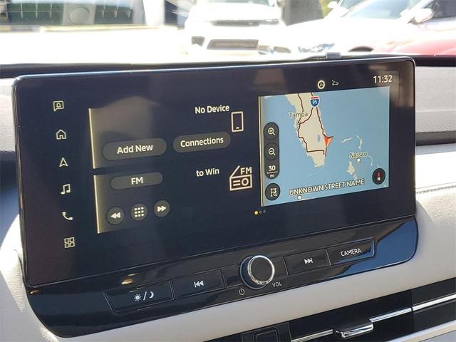 Photo of 2025 White Diamond Mitsubishi Outlander