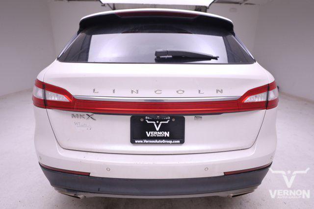 Photo of 2018 White Platinum Metallic Tri-Coat Lincoln MKX