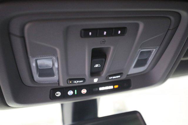 Photo of 2021 Silver Ice Metallic Chevrolet Silverado 1500