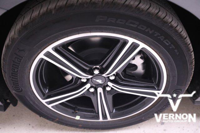Photo of 2025 Carbonized Gray Metallic Ford Mustang