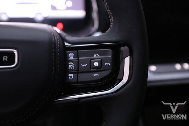 Photo of 2025 Diamond Black Crystal Pearlcoat Jeep Wagoneer S