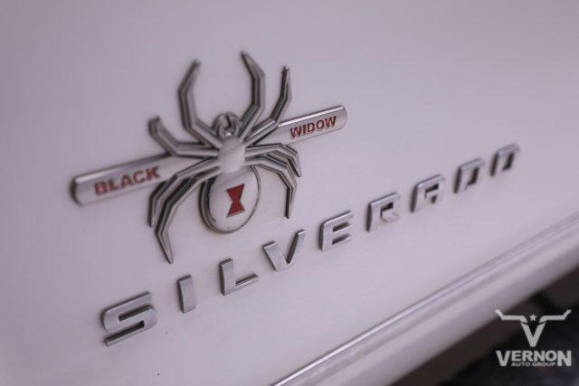 Photo of 2017 Iridescent Pearl Tricoat Chevrolet Silverado 1500