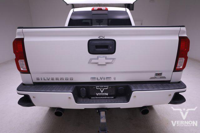 Photo of 2017 Iridescent Pearl Tricoat Chevrolet Silverado 1500
