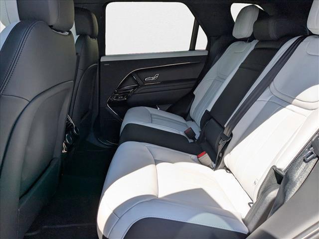 Photo of 2025 Giola Green Metallic Land Rover Range Rover Sport