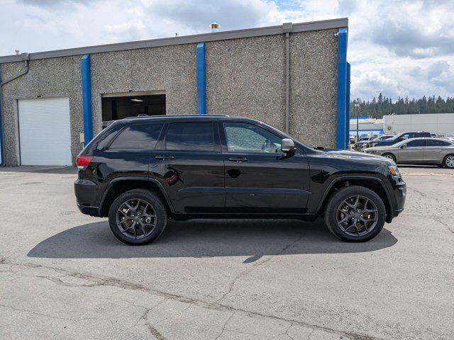 Photo of 2021 Diamond Black Crystal Pearlcoat Jeep Grand Cherokee