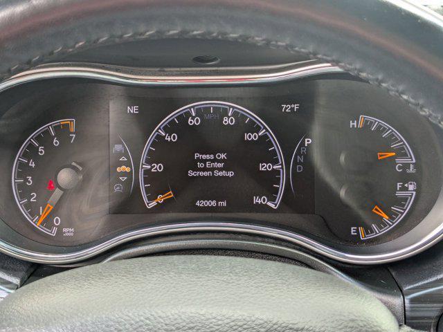 Photo of 2021 Diamond Black Crystal Pearlcoat Jeep Grand Cherokee