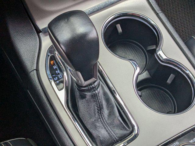 Photo of 2021 Diamond Black Crystal Pearlcoat Jeep Grand Cherokee