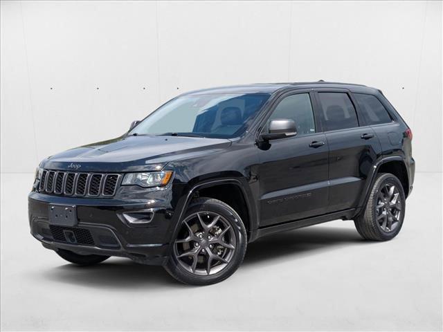 Photo of 2021 Diamond Black Crystal Pearlcoat Jeep Grand Cherokee