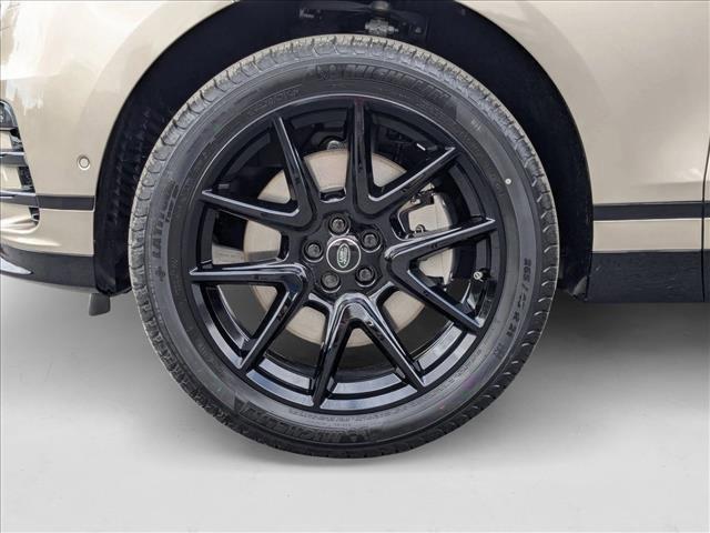Photo of 2026 Batumi Gold Premium Metallic Land Rover Range Rover Velar