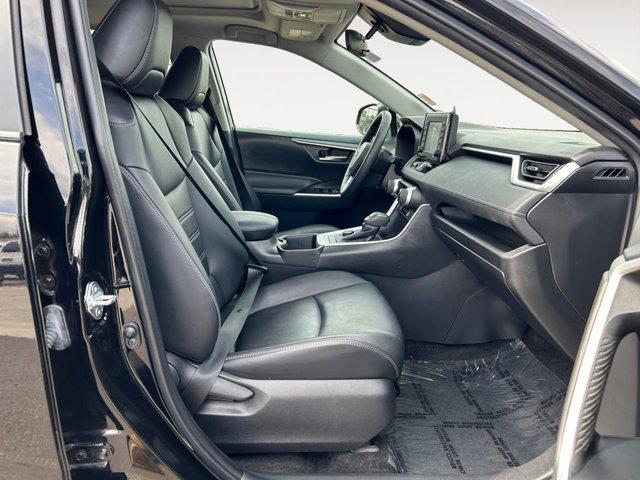 Photo of 2022 Midnight Black Toyota RAV4 Hybrid