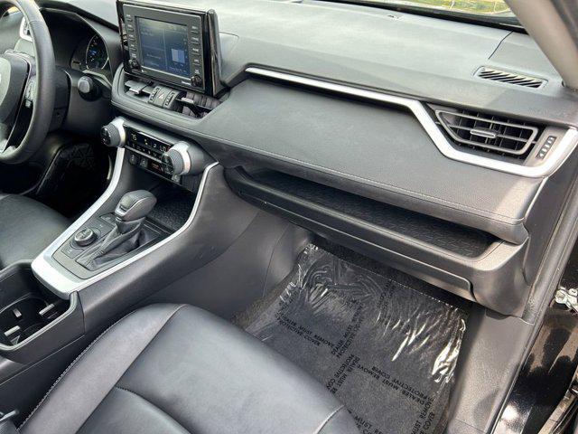Photo of 2022 Midnight Black Toyota RAV4 Hybrid