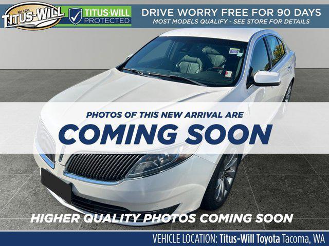 Photo of 2016 White Platinum Lincoln MKS