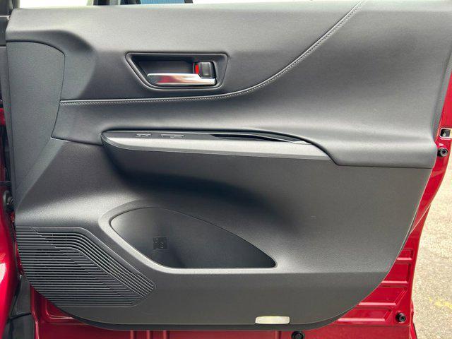Photo of 2023 Ruby Flare Pearl Toyota Venza