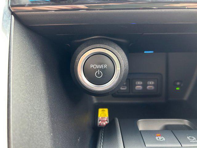 Photo of 2023 Ruby Flare Pearl Toyota Venza