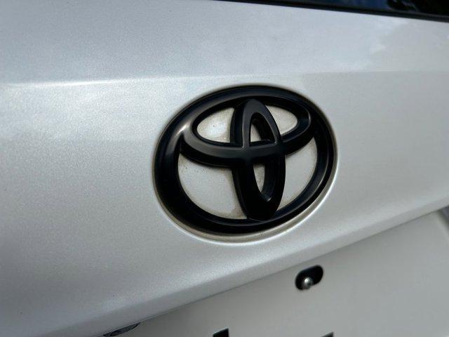 Photo of 2022 Pearl Toyota Highlander